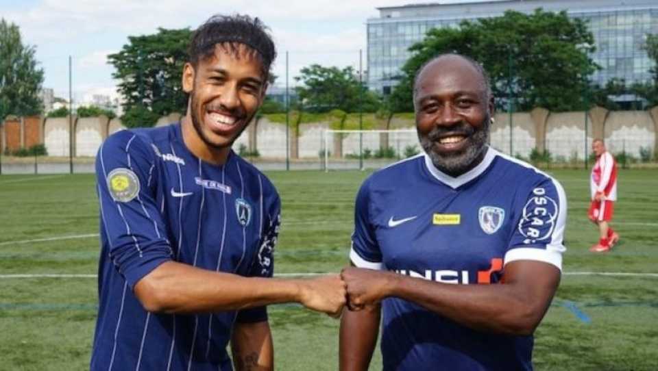 Medias241.com-gabon-FOOTBALL : LE PÈRE AUBAMEYANG DEMANDE T-IL À SON FILS DE RESTER À ARSENAL ?