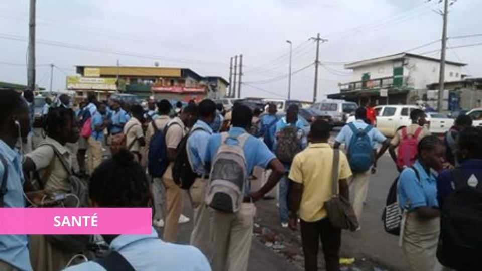 Médias241.com-gabon-SANTÉ : UN CASCADEUR DU LYCÉE TECHNIQUE ÉCHAPPE À LA MORT GRÂCE À L’INTERVENTION DU SAMU