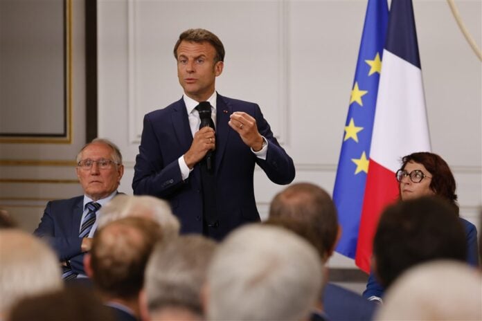 Medias241.com-GABON-France : Emmanuel Macron envisage de couper les réseaux en cas d'émeutes