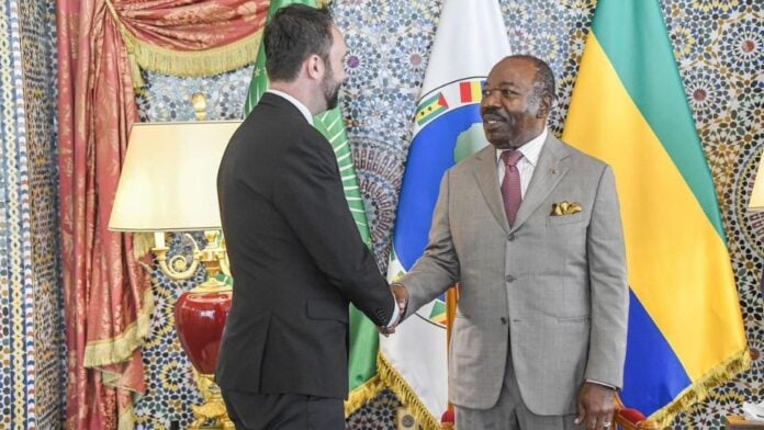 Medias241.com-Gabon-Gabon/Royaume Unis: Le diplomate britannique Christian Dennys-Mc Clure fait ses adieux à Ali Bongo Ondimba