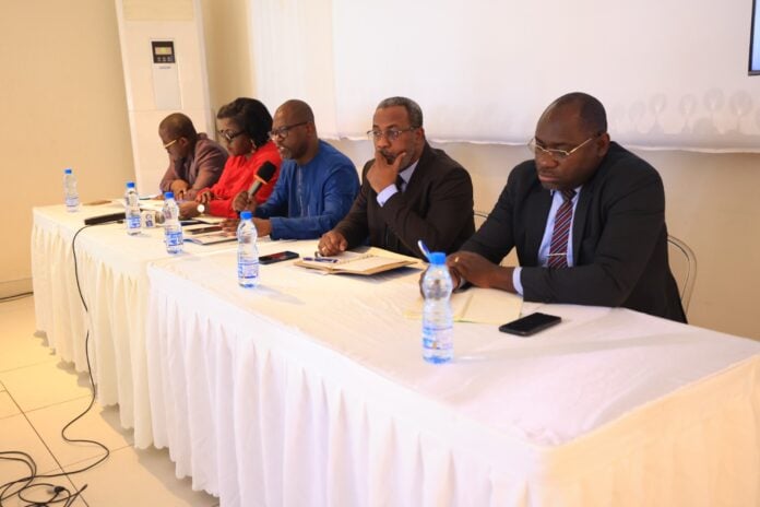 Medias241.com-GaboN-Gabon : Un recueil des textes législatifs et réglementaires du secteur extractif présenté officiellement par l'ITIE